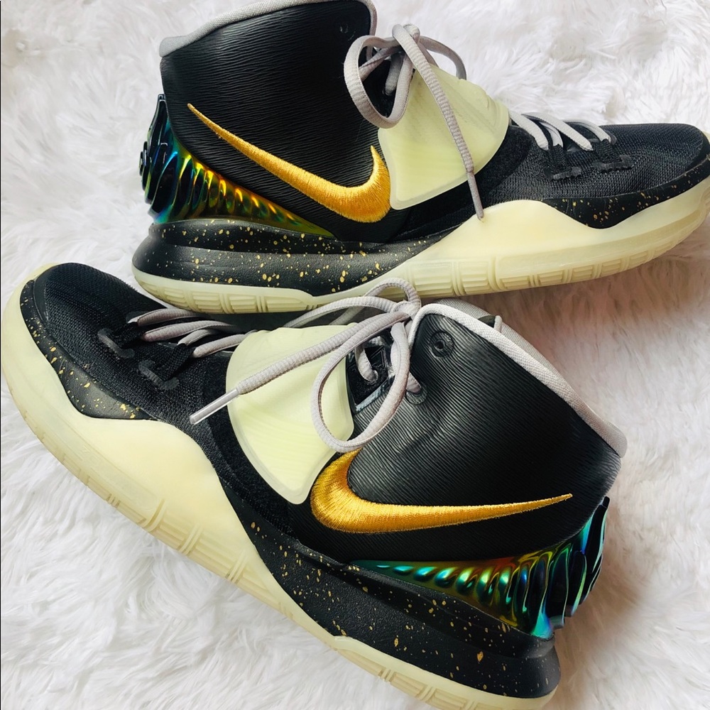 Nike Kyrie 6 - Men’s 8.5 / Women’s 10